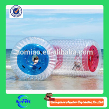 Bola de funcionamiento inflable del agua del juego del deporte de la playa, rodillo de agua de encargo de la rueda caliente de la orbe de la venta para la venta